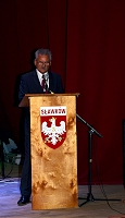 Prowadzący uroczystość Zdzisław Prowancki