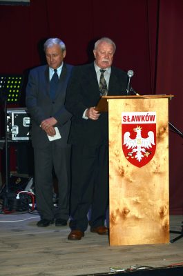 Gratulacje składaja - prezes Jacek Sobczyk i wiceprezes Jerzy Reszke Stowarzyszenia Samorządne Strzemieszyce