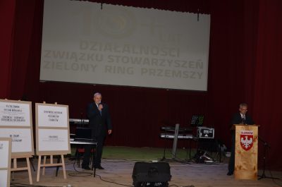 Przemawia Włodzimierz Wieczorek prezes Związku Stowarzyszeń "Zielony Ring Przemszy"