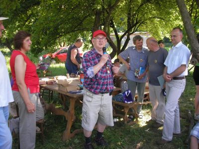Komandor Rajdu Włodzimierz Kubiczek zapowiada kolejnyny punkt programu