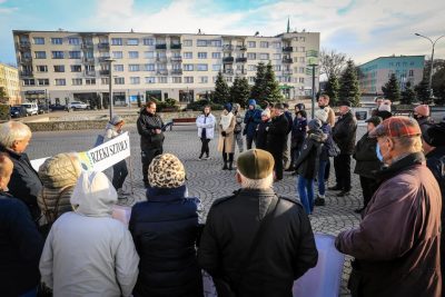 Protest w Dąbrowie Górniczej w obronie zagrożonych rzek. Dla miasta to poważny problem. Będzie musiało szukać innych ujęć wody pitnej.