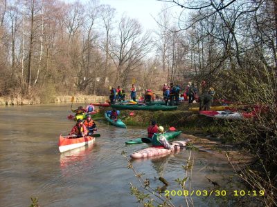 Kajaki nad Białą Przemszą pojawiły się dzięki Stowarzyszeniu Zielony Ring Przemszy. Społecznicy oczyścili rzekę. Odrodził się ruch turystyczny. Przez lata rzeki były sztucznie utrzymywane przez kopalnie, która zburzyła ich naturalny bieg.